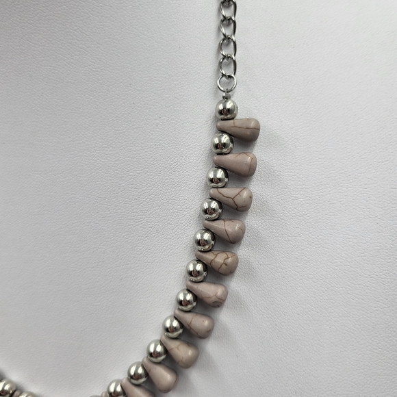 Mauve/Grey Beaded Necklace - Picture 4 of 8